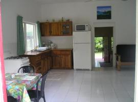 Moves Rasta Cottage, hotel v Negrilu