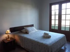 2 casas na quadra do mar