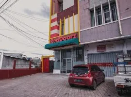 RedDoorz @ Jalan Pangeran Antasari Lampung 2