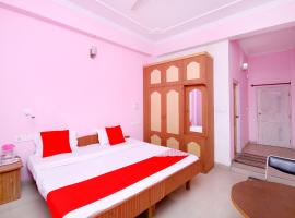 OYO 43017 Hotel Jagat, hotel v destinaci Arki