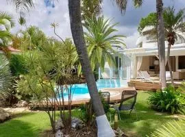 Villa Iguanou et piscine en bord de mer proche plages marina et golf