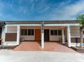 Studio townhouse near Airport and old town Chiang Mai