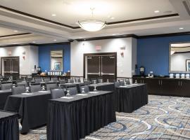 印第安納波利斯機場假日酒店，印第安納波利斯的飯店