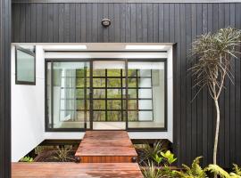 The Treehouse - Kaiteriteri Holiday Home, hotel en Kaiteriteri