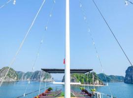 Cat Ba Bay Cruises โรงแรมในกั๊ตบา