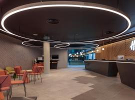 Holiday Inn London Heathrow - Bath Road by IHG, מלון בהילינגדון