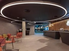 Holiday Inn London Heathrow - Bath Road by IHG