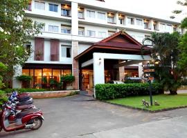 Nana Buri Hotel, hotel em Chumphon