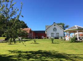 Strømnes - Oldefars gjestehus Inderøy, hotel in Straumen