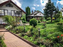 Cabana La Plai Est - idyllic natural setting, hotel u gradu Vatra Dornei