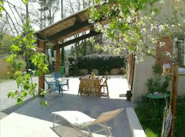 Maison 3 étoiles avec jardin pour familles, sportifs, curistes..., rumah percutian di Digne-Les-Bains