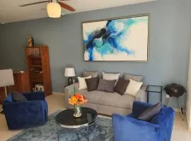 Beach Bliss Retreat, Renovated Condo with Rooftop Pool, Grill, and Game Night Vibes!