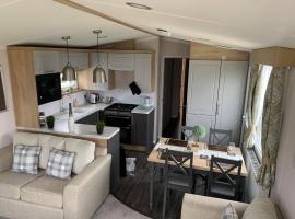 3 bed presitage caravan Doniford Bay, resort in Watchet