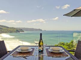 The Lookout - Tairua Holiday Home, מלון בטאירואה
