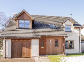 Burnside House: Aviemore şehrinde bir otoparklı otel