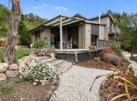 Hillside Hideaway - Kaiteriteri Holiday Home