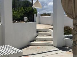 Pearly Beach greek style retreat: Pearly Beach şehrinde bir otel