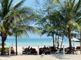 Nice Beach Bungalow, hotel v destinaci Koh Rong Island