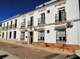 Hostal Alcarayón Pilas