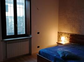 Appartamento in storica Cascina Lombarda Cusago Rho-Fiera-San-Siro, hotel v destinaci Cusago