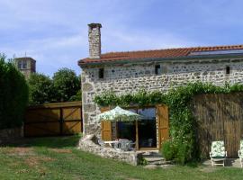 Cellier de la Fontaine, 3-stjernet hotel i Saint-Georges-en-Couzan