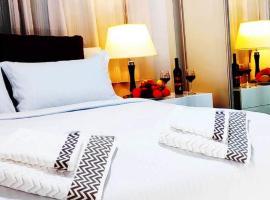 Uptown holiday app daily rental contactless Check In & Check Out, hotel i Famagusta