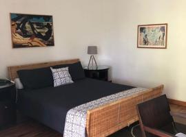 Waterfront Lodge, hotel en Nukualofa