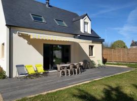 TIEGEZH - Maison familiale Carantec, hotelli kohteessa Carantec