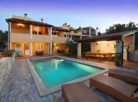 Villa Ulika - 3 apt for 4 persons