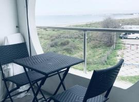 AS18656 - Grand studio vue mer, direct sur plage avec parking privé