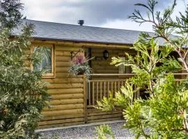 Laurel Lodge - 2 Bedroom Log Cabin - St Florence