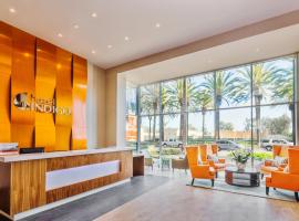 Hotel Indigo Anaheim، فندق في أنهايم