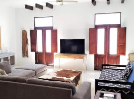 KASA The Lofts of Old San Juan 201 HUGE 2 bed 2 bath for 6 Washer Dryer, pet-friendly hotel in San Juan