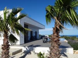 El Sol Blanco, hôtel avec piscine à Ráfol de Almunia