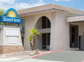 Days Inn by Wyndham Lake Havasu, motel di Lake Havasu City