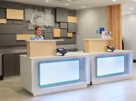 Holiday Inn Express & Suites - Cincinnati North - Liberty Way by IHG