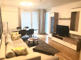 Amazing Austria Center Apartment near UNO City, alloggio vicino alla spiaggia a Vienna