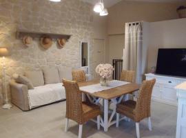 Provence Luberon Bonnieux Location Gite Chez Basile โรงแรมราคาถูกในบอนนิเยอ