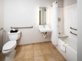 Holiday Inn Express & Suites Bellevue -Omaha Area- by IHG, hotel in Bellevue