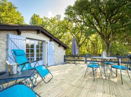 La Terrasse - A Peaceful Place in the Forest, hotell med basseng i Concots