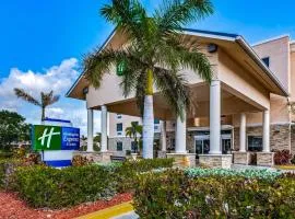 Holiday Inn Express & Suites Lantana, an IHG Hotel