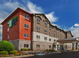 Holiday Inn Express Hotel and Suites Jenks, an IHG Hotel, hotel accessible a Jenks