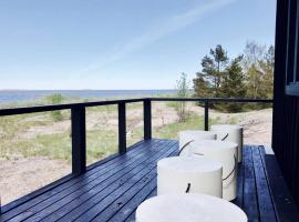 H A R R B Å D A - kaksi mökkiä merenrannalla, beach rental in Kokkola