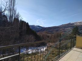 Magnífic apartament de muntanya amb encant a la Vall Fosca. Tranquil.litat i natura. Bones excursións., feriebolig i Monrós