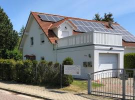 Ferienwohnung Insel Rügen - Haus Albatros, hótel í Altenkirchen