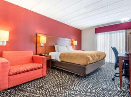 Quality Inn Falconer - Jamestown – hotel z parkingiem w mieście Celoron