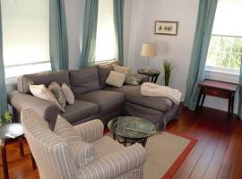 Renovated Historic Loft in the Heart of Downtown, Hotel in Beaufort