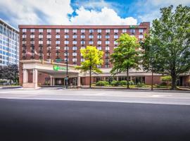 Holiday Inn Arlington at Ballston, an IHG Hotel โรงแรมเครือ Holiday Innในอาร์ลิงตัน