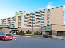 Holiday Inn Laval Montreal, an IHG Hotel, hotel near Carrefour Laval, Laval