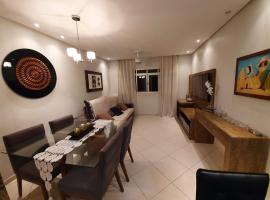 Apartamento dois quartos perto da praia em Jardim Camburi, alojamiento con cocina en Vitória